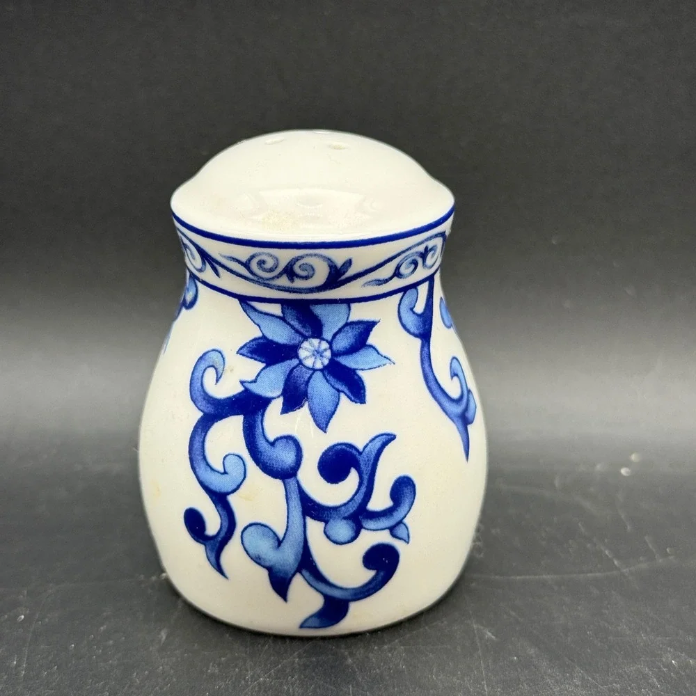 Ralph Lauren Mandarin Blue Pepper Shaker Floral Chinoiserie Traditional Classic